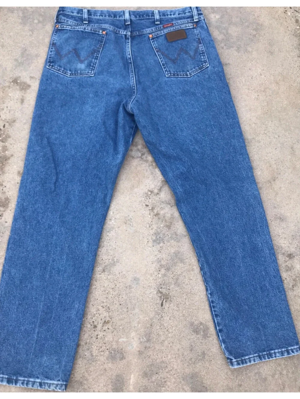 Wrangler Regular Fit Men's Jeans 36 x 32 Blue Medium Wash Straight Leg RN 130273